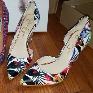 Jessica Simpson pumps